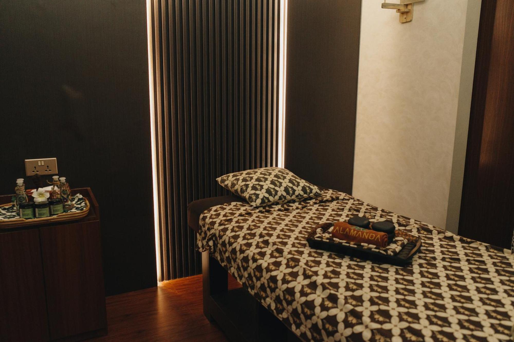 Batam Harbour Boutique Hotel & Spa Nagoya Dış mekan fotoğraf