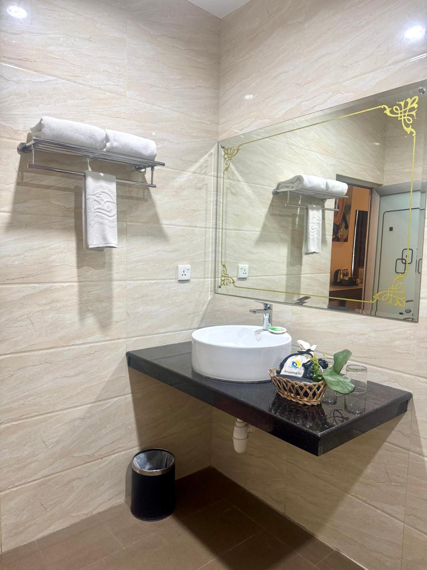 Batam Harbour Boutique Hotel & Spa Nagoya Dış mekan fotoğraf